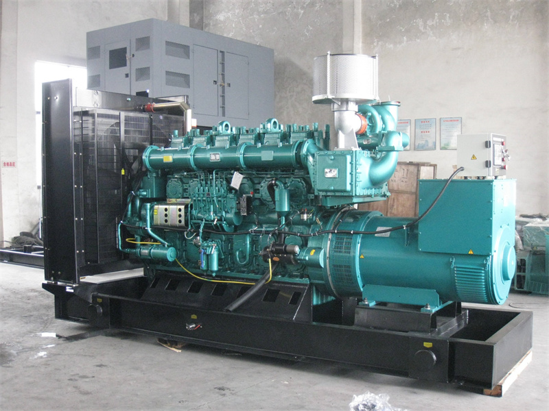 新会200KW 柴油发电机的油耗是多少?