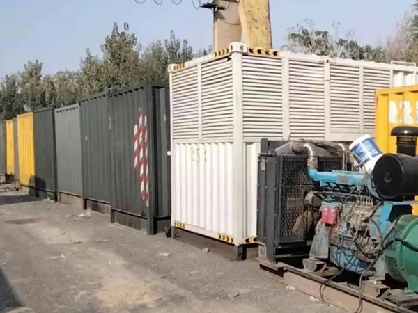 新会200KW柴油发电机机组每小时油耗是多少？